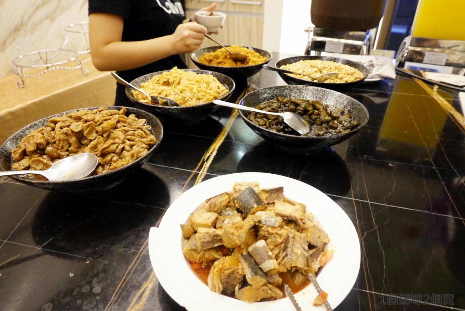 【嘉義親子飯店|雲登景觀飯店】位處阿里山山腳下,房內小陽台欣賞無限美景,空中高爾夫球場,兒童遊戲室,復古的紅白機遊戲租借,親子放鬆度假。 - 第52張圖