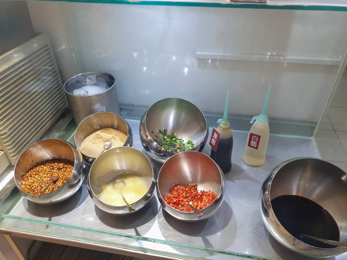【宜蘭美食|究醬石頭火鍋】爆炒後的美味肉片及療癒的火鍋高湯! - 第4張圖