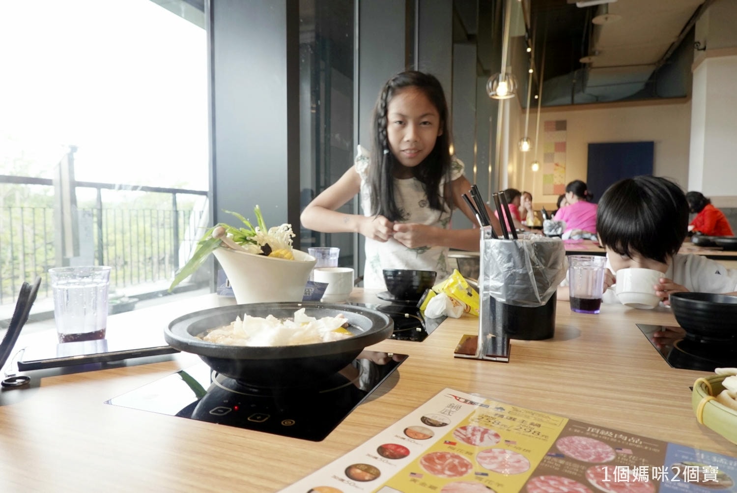 【新北美食| 二丁靚鍋-實惠的價格,大份量肉肉,爆炒後的美味石頭火鍋。 - 第5張圖