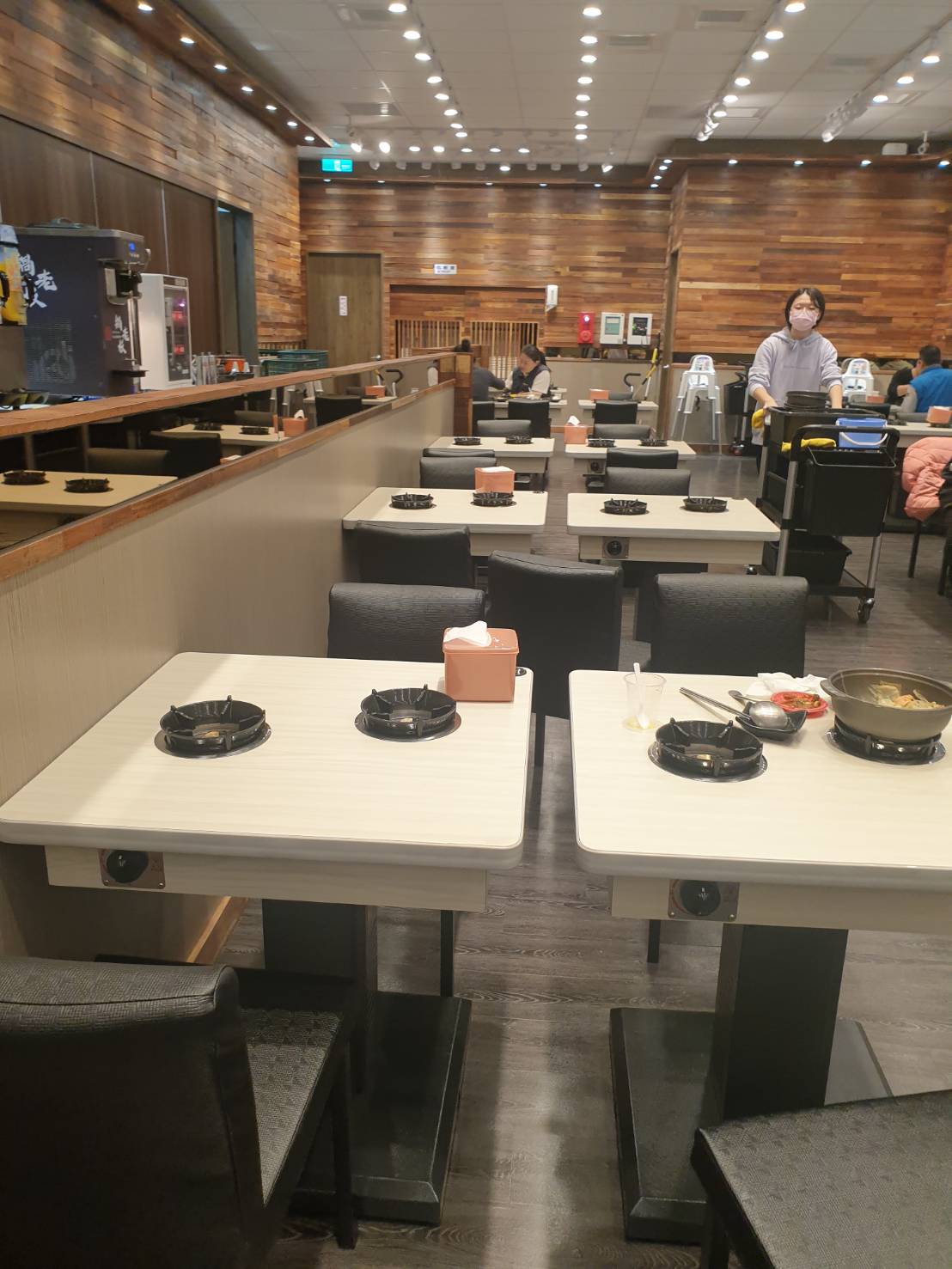 (已停業)【新北美食| 鶯歌-鍋老闆百元頂級鍋物,料多實惠,自助吧設有冰品及滷肉飯。 - 第4張圖