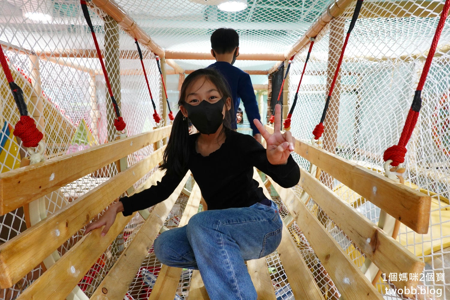 已停業【台北景點| 追風奇幻島-童話莊園-新開幕!就在台北大直att,大球池、滑草坡、VR互動遊戲及巨大的網繩迷宮,適合學齡小朋友放電。 - 第23張圖