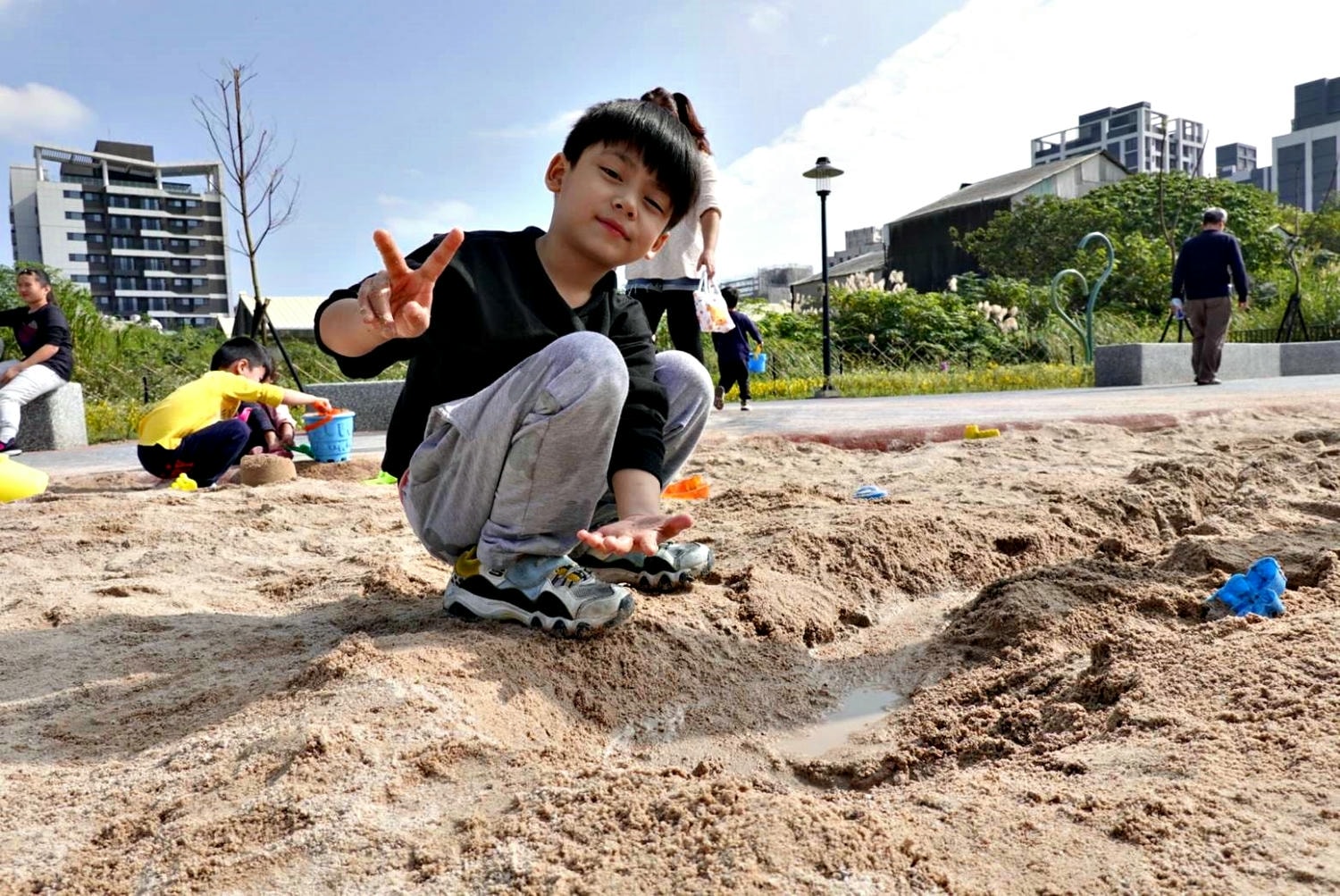 【新北景點| 鶯歌-逗逗龍公園,恐龍主題公園,巨大三角龍化石地景及玩水裝置。 - 第15張圖