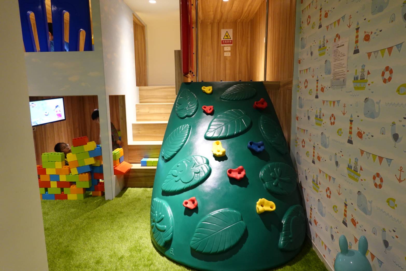 【宜蘭住宿| 朗居文旅-2021年全新打造的親子遊戲室,還有小朋友專屬的戶外賽車道,距離頭城老街三分鐘,好住好完好逛。 - 第31張圖