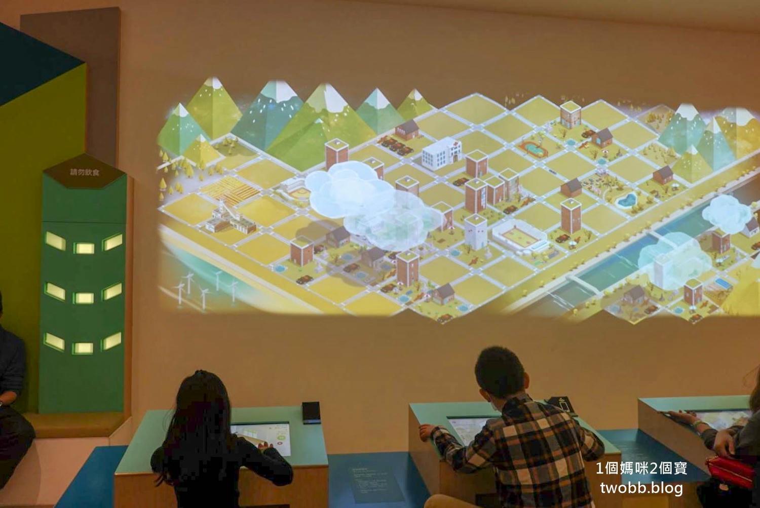 【新北景點| 人文遠雄博物館-來了解世界有名建築物的特色,虛擬建造一棟自己的房子,在這裡每一個孩子都是建築師。 - 第28張圖 人文遠雄展覽館-20