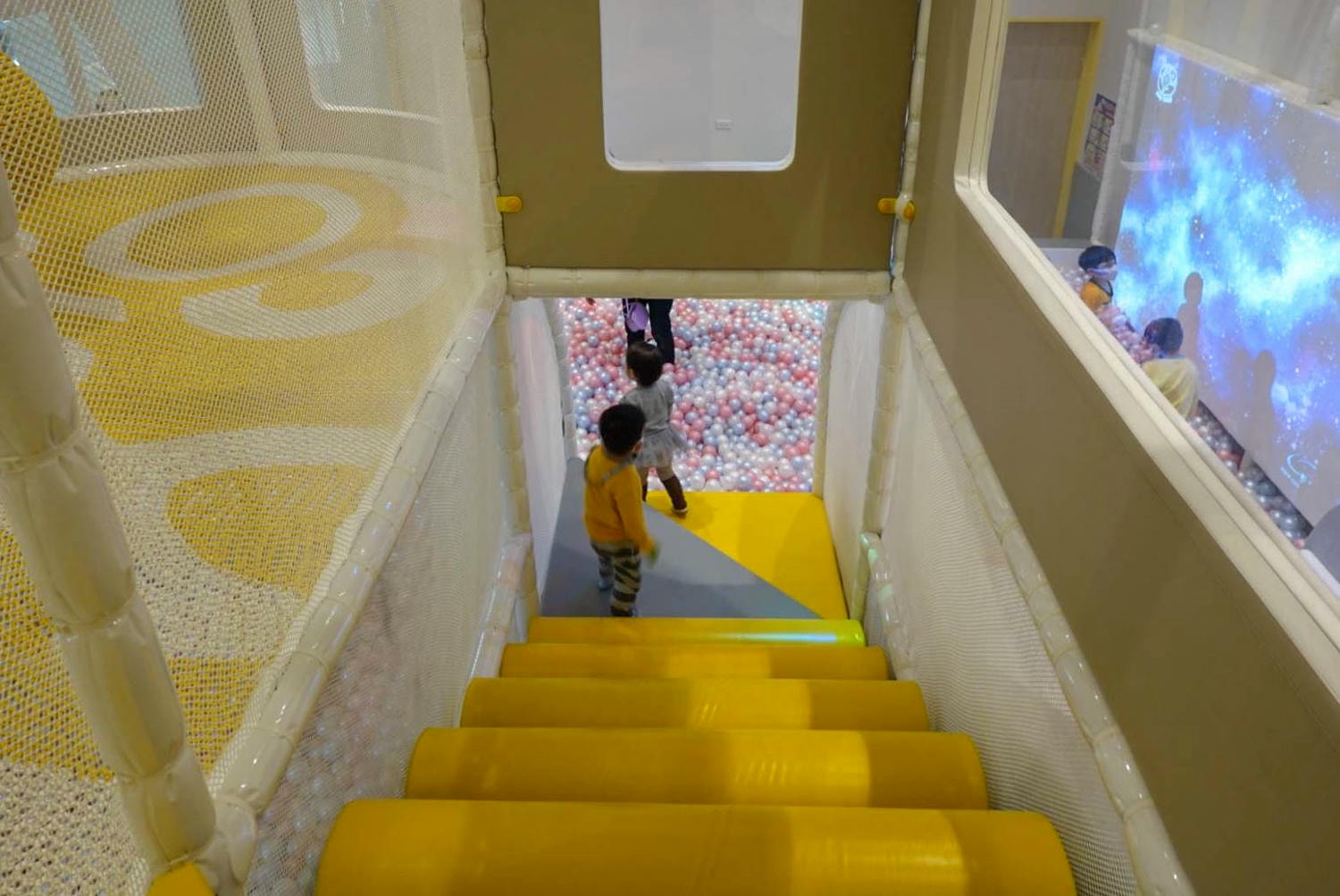 【台中住宿| 想窩11餐旅館-沙鹿新住宿景點,結合住宿與親子用餐,戶外大草坪及整層超大室內遊戲室,適合一家大小親朋好友聚餐的好地方。 - 第44張圖 想窩11餐旅館-58