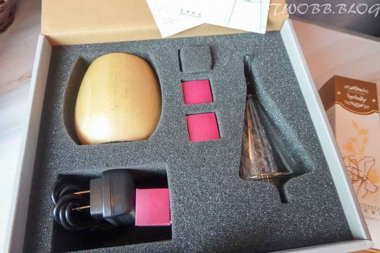 好物分享|herbally 草本真情》典雅造型精油擴香儀,充滿療癒香氣保濕玫瑰原粹精露+天然複方純精油,隨身攜帶精油滾珠瓶,時刻沉浸香氣世界。 - 第2張圖 herbally 草本真情