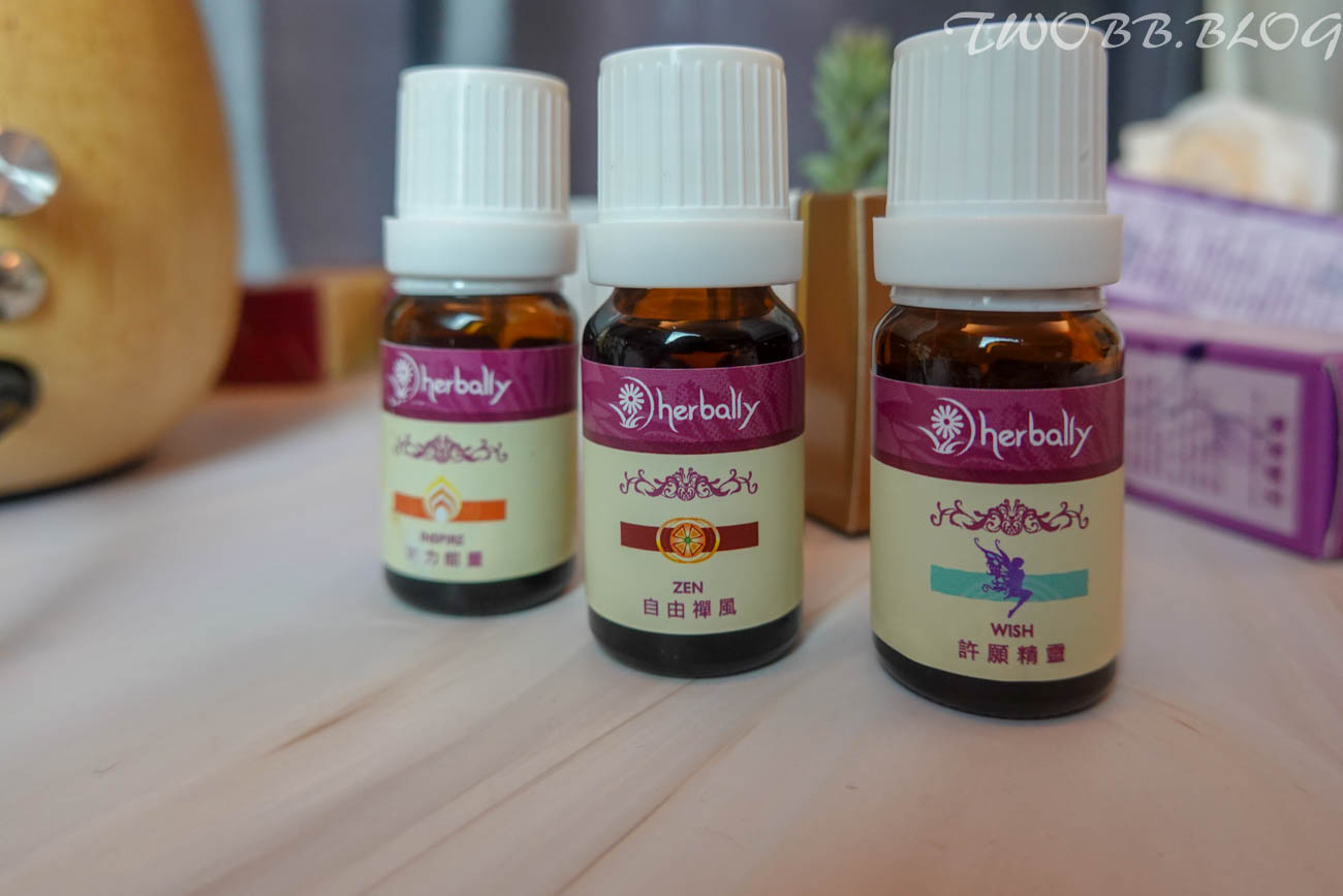 好物分享|herbally 草本真情》典雅造型精油擴香儀,充滿療癒香氣保濕玫瑰原粹精露+天然複方純精油,隨身攜帶精油滾珠瓶,時刻沉浸香氣世界。 - 第16張圖