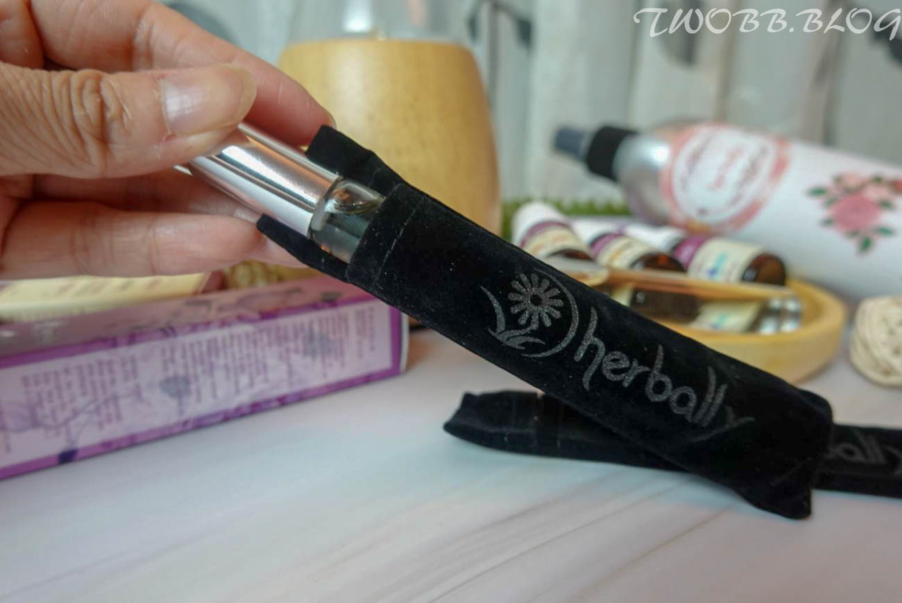 好物分享|herbally 草本真情》典雅造型精油擴香儀,充滿療癒香氣保濕玫瑰原粹精露+天然複方純精油,隨身攜帶精油滾珠瓶,時刻沉浸香氣世界。 - 第27張圖