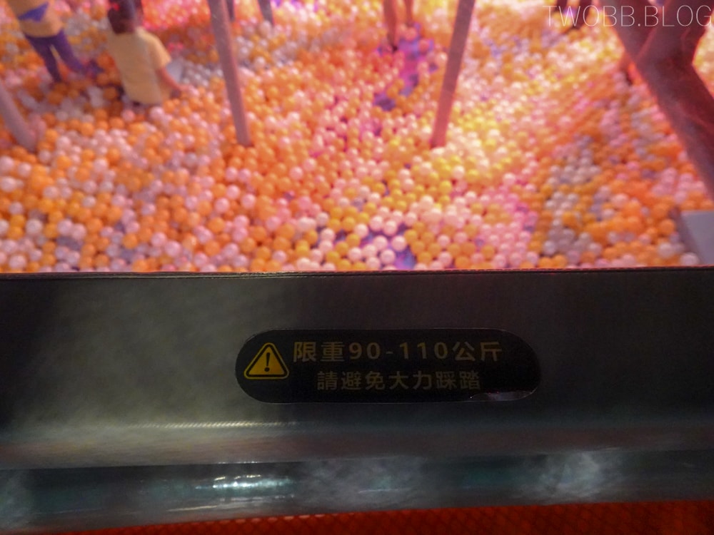 新北景點| 追風奇幻島-機器人星球樂園-追風奇幻島系列,全新親子室內樂園,大球池還有透明空中步道,孩子玩到電力全失! - 第26張圖