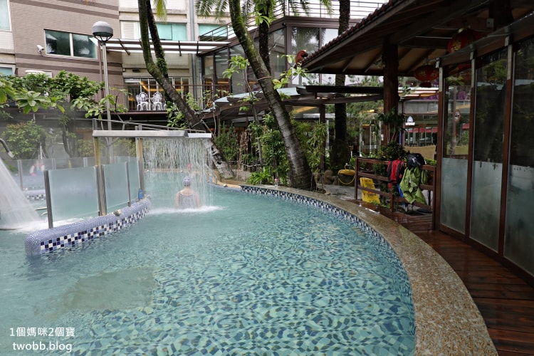 【宜蘭住宿| 中冠礁溪大飯店&雪山溫泉會館-星河傳說水世界,冬天夏天都好玩,高達五層樓的滑水道,小小孩的遊戲室,置身蒸氣室以及石板床寒氣全消! - 第47張圖