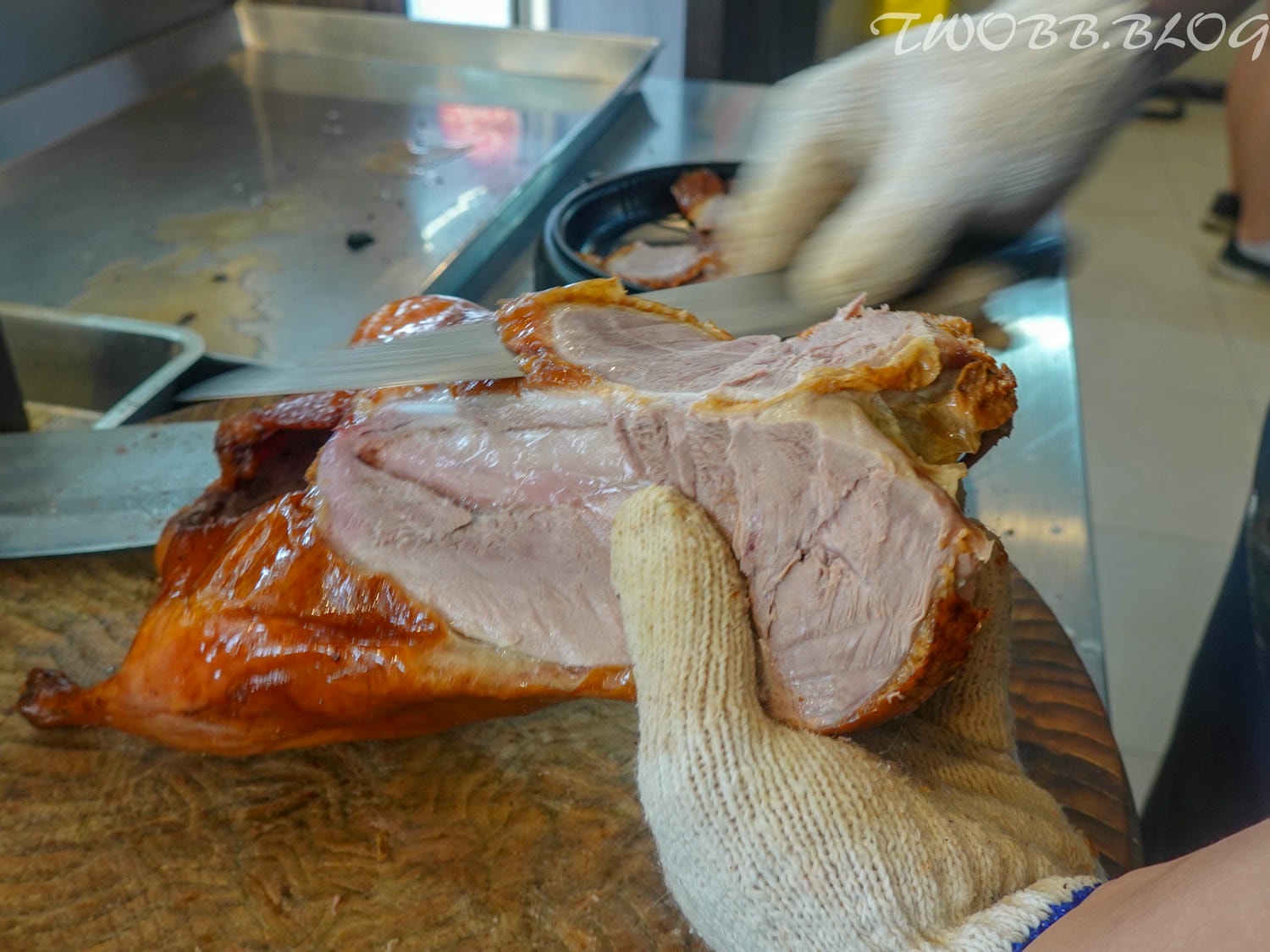 新北美食| 北城脆皮烤鴨板橋新埔分店》板橋美食烤鴨推薦!香酥金黃外皮,大火快炒鴨架,獨特中藥香料,集合鹹香辣口感超過癮!。 - 第16張圖 北城脆皮烤鴨