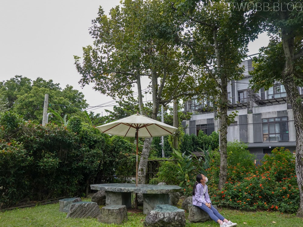 花蓮吉安住宿| 金澤居民宿》親子住宿!日式庭園造景,大榕樹下草皮嬉戲,花草簇擁池塘讓人心曠神怡,遠離塵囂,自行車綠色隧道民宿推薦! - 第46張圖