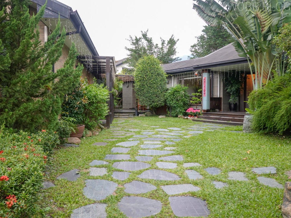 花蓮吉安住宿| 金澤居民宿》親子住宿!日式庭園造景,大榕樹下草皮嬉戲,花草簇擁池塘讓人心曠神怡,遠離塵囂,自行車綠色隧道民宿推薦! - 第12張圖