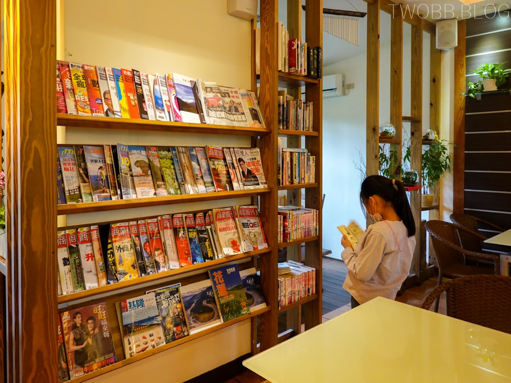 花蓮吉安住宿| 金澤居民宿》親子住宿!日式庭園造景,大榕樹下草皮嬉戲,花草簇擁池塘讓人心曠神怡,遠離塵囂,自行車綠色隧道民宿推薦! - 第16張圖