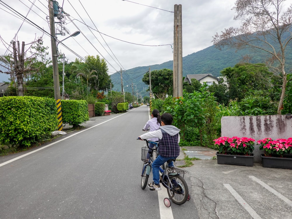 花蓮吉安住宿| 金澤居民宿》親子住宿!日式庭園造景,大榕樹下草皮嬉戲,花草簇擁池塘讓人心曠神怡,遠離塵囂,自行車綠色隧道民宿推薦! - 第58張圖