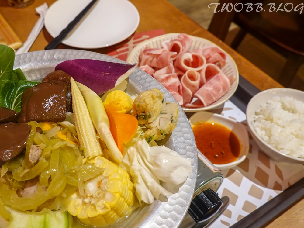 台中美食| 有春茶館-大墩店》台灣味茶館!復古風造景經典台菜,年味氣氛十足,過年餐廳的好選擇。 - 第30張圖