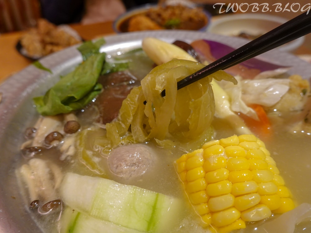 台中美食| 有春茶館-大墩店》台灣味茶館!復古風造景經典台菜,年味氣氛十足,過年餐廳的好選擇。 - 第31張圖