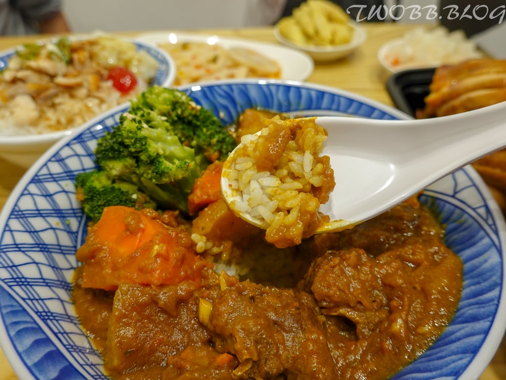 (已歇業)新北美食|富翔號蔗香土雞肉》新莊體育場周邊美食推薦,超有特色蒸蛋湯及煙燻風味蔗香土雞,獨特風味牛腩咖哩飯,大推各式湯品! - 第36張圖