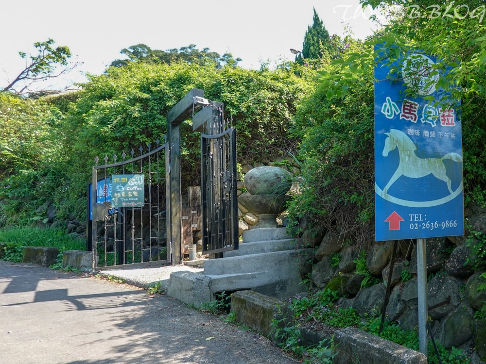 新北景點|小馬貝菈-Ezi森活》免門票!三芝親子寵物友善餐廳!陽光下的草坪,沙坑!還可餵食小馬,順遊三生步道,賞櫻與農場秘境一日遊。 - 第14張圖
