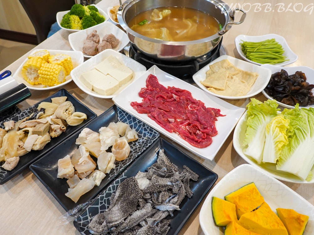台中美食|菜挫台南溫體牛涮涮鍋-大里總店》新鮮溫體牛,現點現切。真材實料的手工牛肉丸、蝦漿花枝漿,假日座無虛席,務必預約! - 第17張圖 菜挫台南溫體牛涮涮鍋