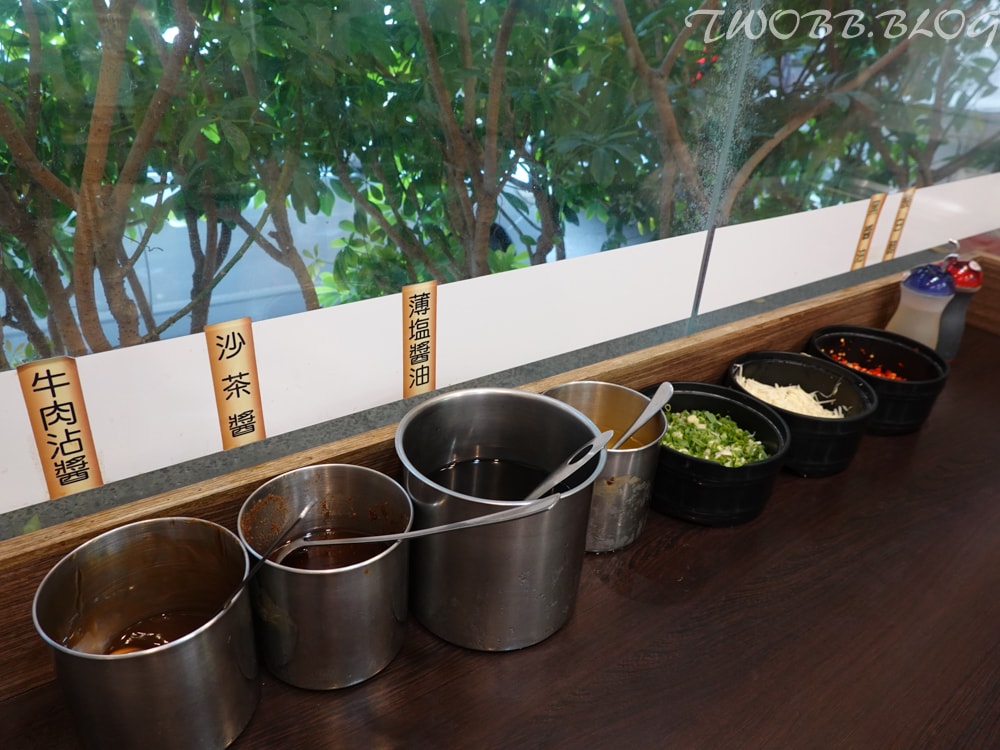 台中美食|菜挫台南溫體牛涮涮鍋-大里總店》新鮮溫體牛,現點現切。真材實料的手工牛肉丸、蝦漿花枝漿,假日座無虛席,務必預約! - 第27張圖