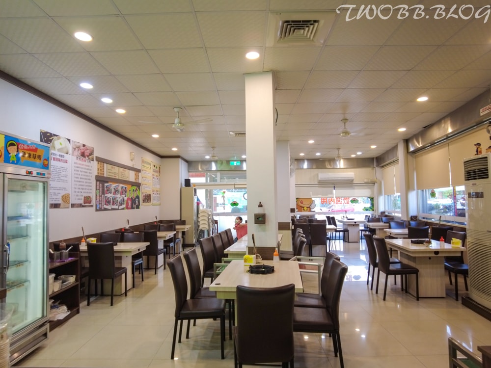 台中美食|菜挫台南溫體牛涮涮鍋-大里總店》新鮮溫體牛,現點現切。真材實料的手工牛肉丸、蝦漿花枝漿,假日座無虛席,務必預約! - 第11張圖