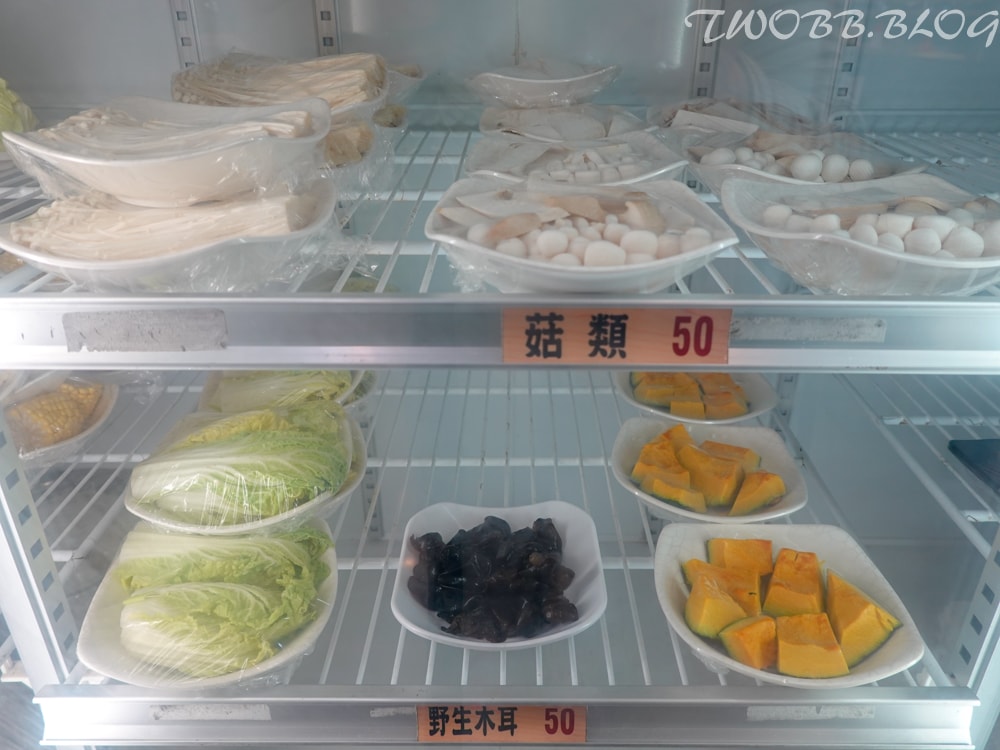 台中美食|菜挫台南溫體牛涮涮鍋-大里總店》新鮮溫體牛,現點現切。真材實料的手工牛肉丸、蝦漿花枝漿,假日座無虛席,務必預約! - 第22張圖