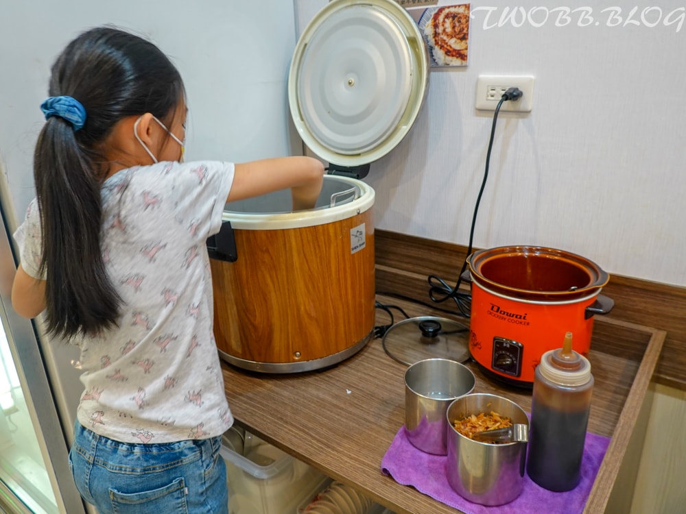 台中美食|菜挫台南溫體牛涮涮鍋-大里總店》新鮮溫體牛,現點現切。真材實料的手工牛肉丸、蝦漿花枝漿,假日座無虛席,務必預約! - 第30張圖