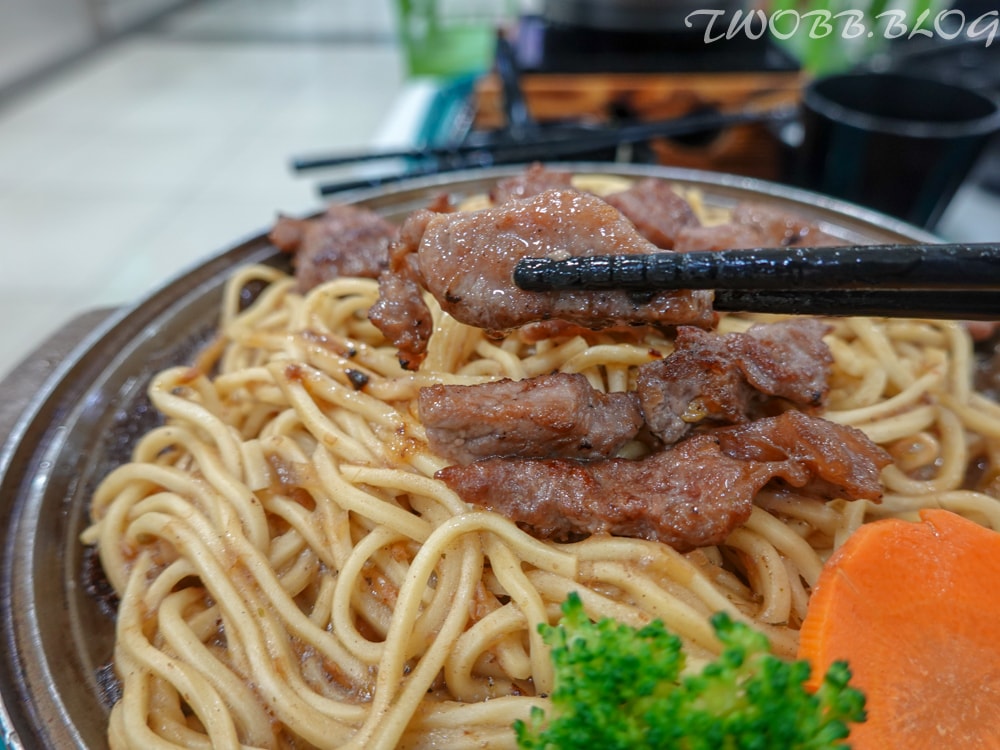 (已停業)新竹美食|鼎璇一鍋一燒》新竹大潤發美食街的平價美食,百元享用鍋燒兩吃,精熬湯頭,絕不使用高湯粉,自製食材良心店家,新竹第一名平價火鍋。 - 第29張圖