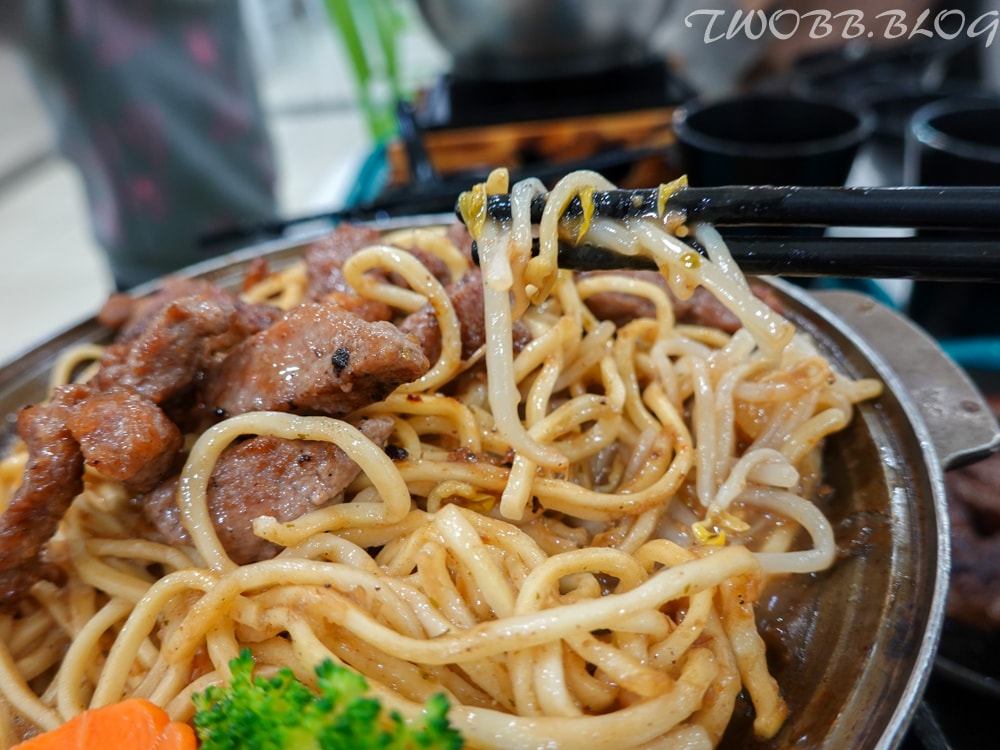 (已停業)新竹美食|鼎璇一鍋一燒》新竹大潤發美食街的平價美食,百元享用鍋燒兩吃,精熬湯頭,絕不使用高湯粉,自製食材良心店家,新竹第一名平價火鍋。 - 第28張圖