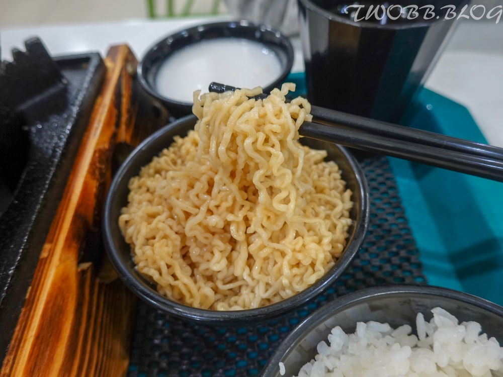 (已停業)新竹美食|鼎璇一鍋一燒》新竹大潤發美食街的平價美食,百元享用鍋燒兩吃,精熬湯頭,絕不使用高湯粉,自製食材良心店家,新竹第一名平價火鍋。 - 第17張圖