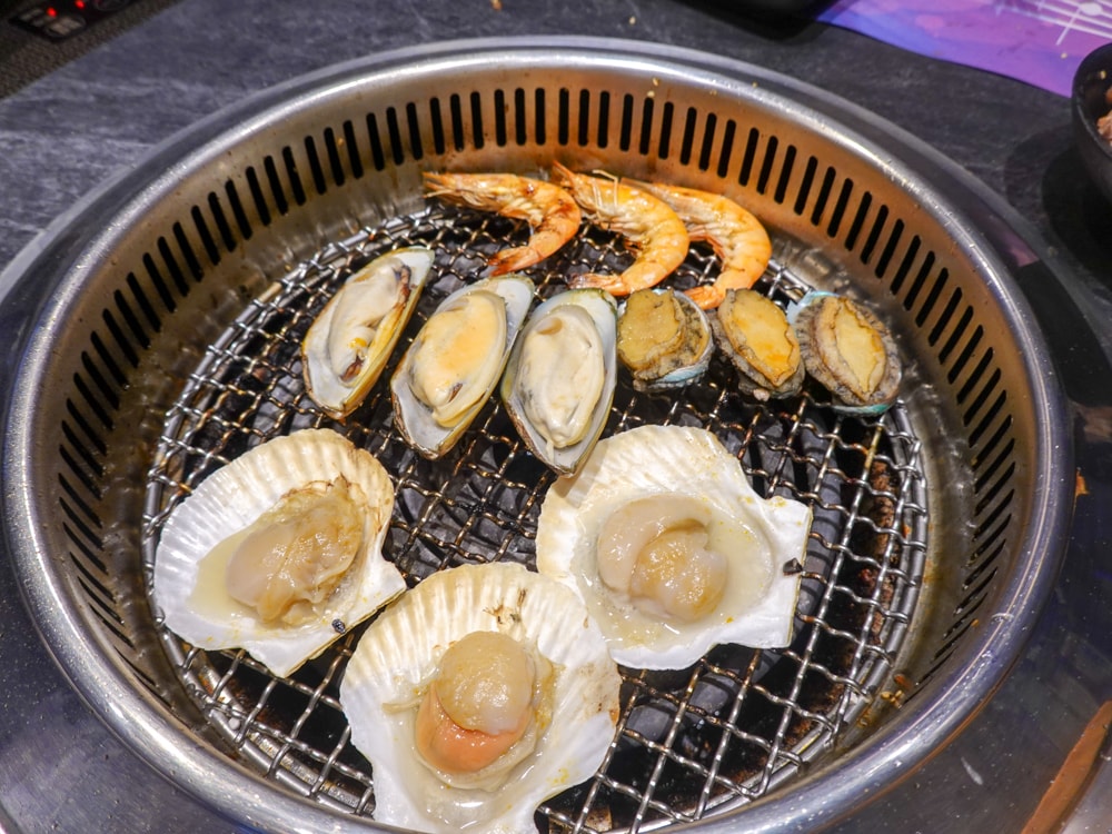 桃園美食|Shock燒肉-A19環球青埔店》中壢燒肉吃到飽,結合KTV包廂歡唱還能享用美食,節慶聚會及親子聚餐好去處! - 第48張圖