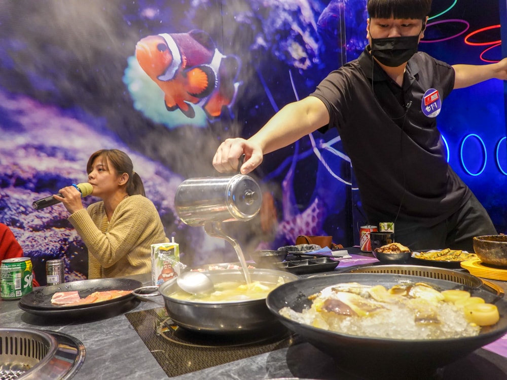 桃園美食|Shock燒肉-A19環球青埔店》中壢燒肉吃到飽,結合KTV包廂歡唱還能享用美食,節慶聚會及親子聚餐好去處! - 第54張圖
