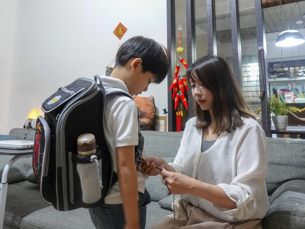 好物分享|impackt怡寶護脊書包》開學季!護脊書包推薦品牌,多項專利及減壓設計,豐富收納隔層好貼心,360度反光加強安全照護,還有六年保固服務,家長很安心! - 第34張圖