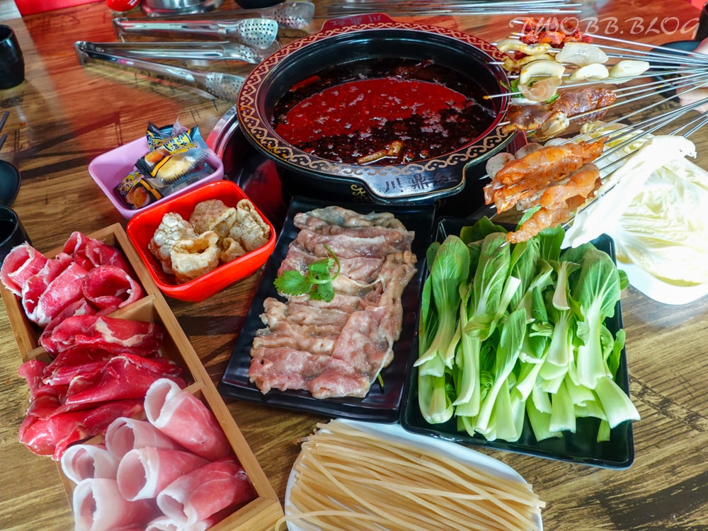 (暫停營業)桃園美食|川鼎紅麻辣鴛鴦串串香-楊梅火鍋推薦!富岡老街超平價10元串串,鄰近中國科技大學及楊梅富岡車站,講究的麻辣湯底及嚴選食材,一吃成主顧! - 第52張圖