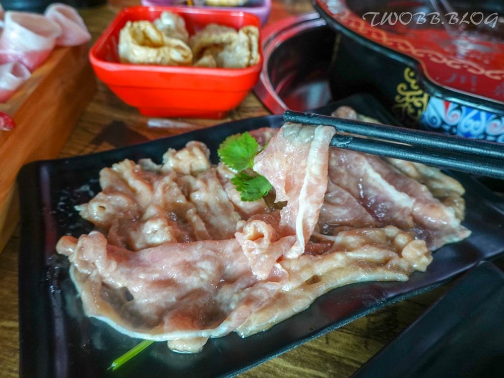 (暫停營業)桃園美食|川鼎紅麻辣鴛鴦串串香-楊梅火鍋推薦!富岡老街超平價10元串串,鄰近中國科技大學及楊梅富岡車站,講究的麻辣湯底及嚴選食材,一吃成主顧! - 第43張圖