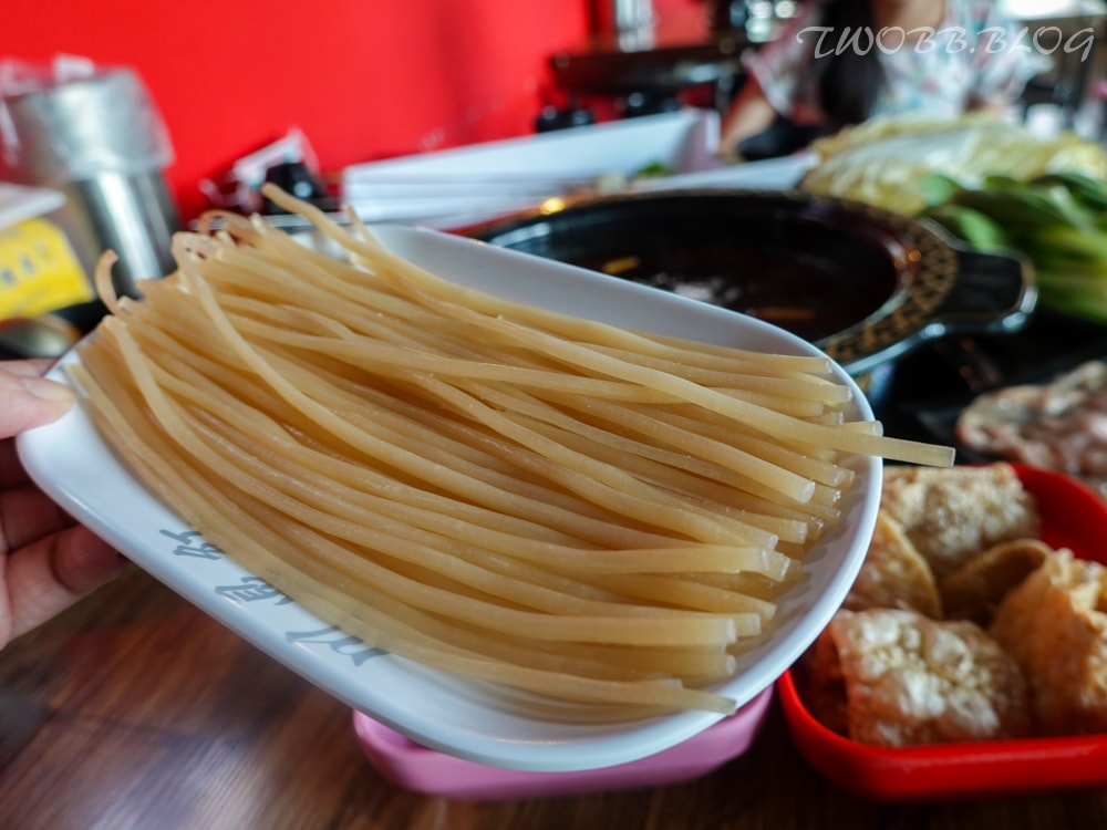 (暫停營業)桃園美食|川鼎紅麻辣鴛鴦串串香-楊梅火鍋推薦!富岡老街超平價10元串串,鄰近中國科技大學及楊梅富岡車站,講究的麻辣湯底及嚴選食材,一吃成主顧! - 第50張圖