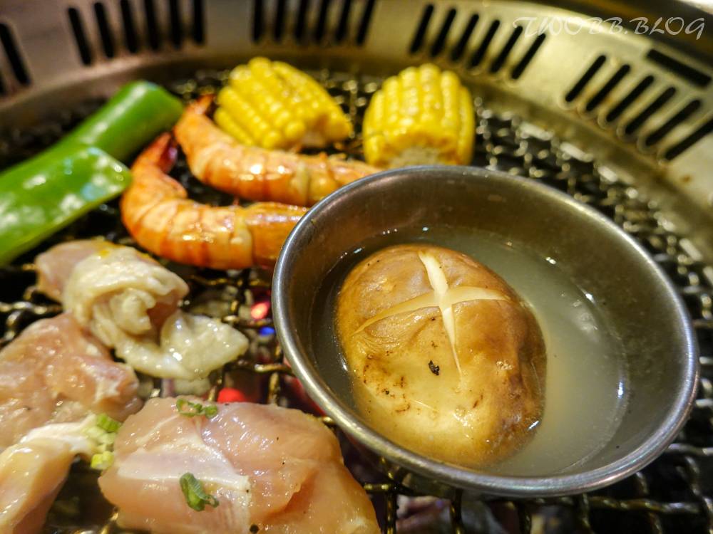 (已停業)新竹美食|魂燒肉 日式炭火燒肉》新竹燒肉推薦!堅持使用炭火,嚴格把關食材品質,除了大啖美味燒肉,還能享受大包廂歡唱,有吃有玩大滿足! - 第49張圖