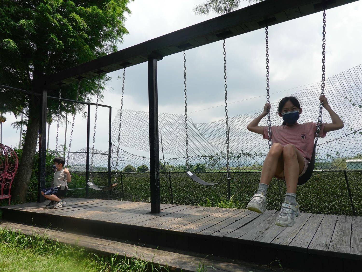 南投景點|茶二指故事館》造訪茶田、好拍造景及手做香包,沙坑,還有吸睛彩色水管屋。 - 第28張圖