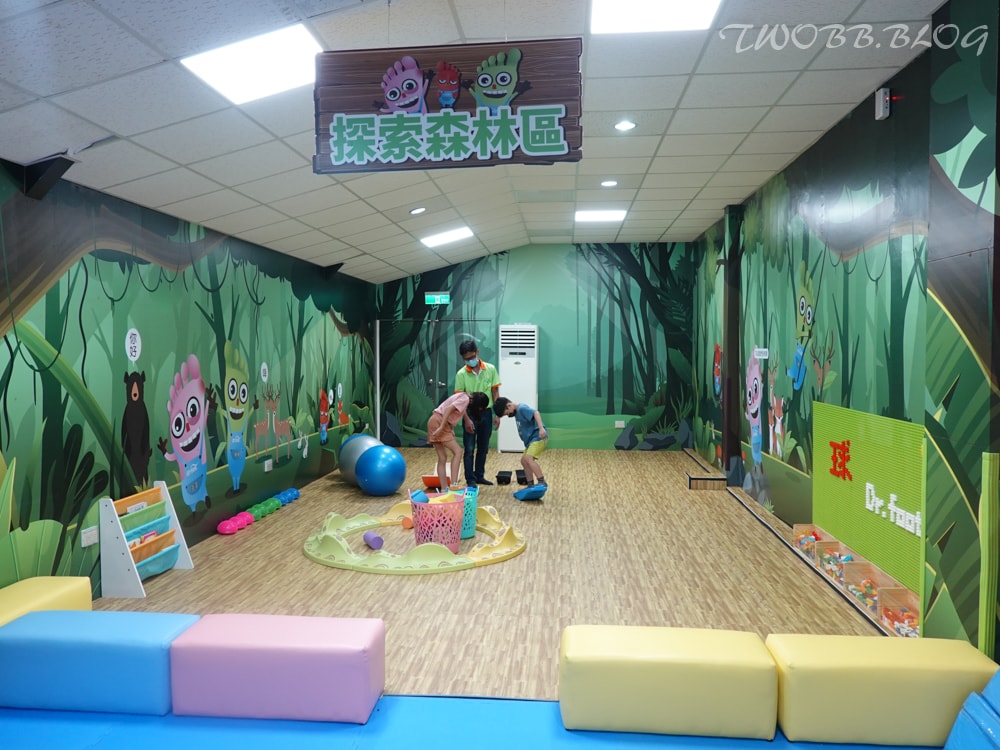 宜蘭景點|台灣足鞋健康知識館(腳丫故事館)》全台首創以腳為主題的觀光工廠,參觀還可免費精密測量腳丫健康狀況、親子DIY體驗及吸收足部保健專業知識。 - 第39張圖