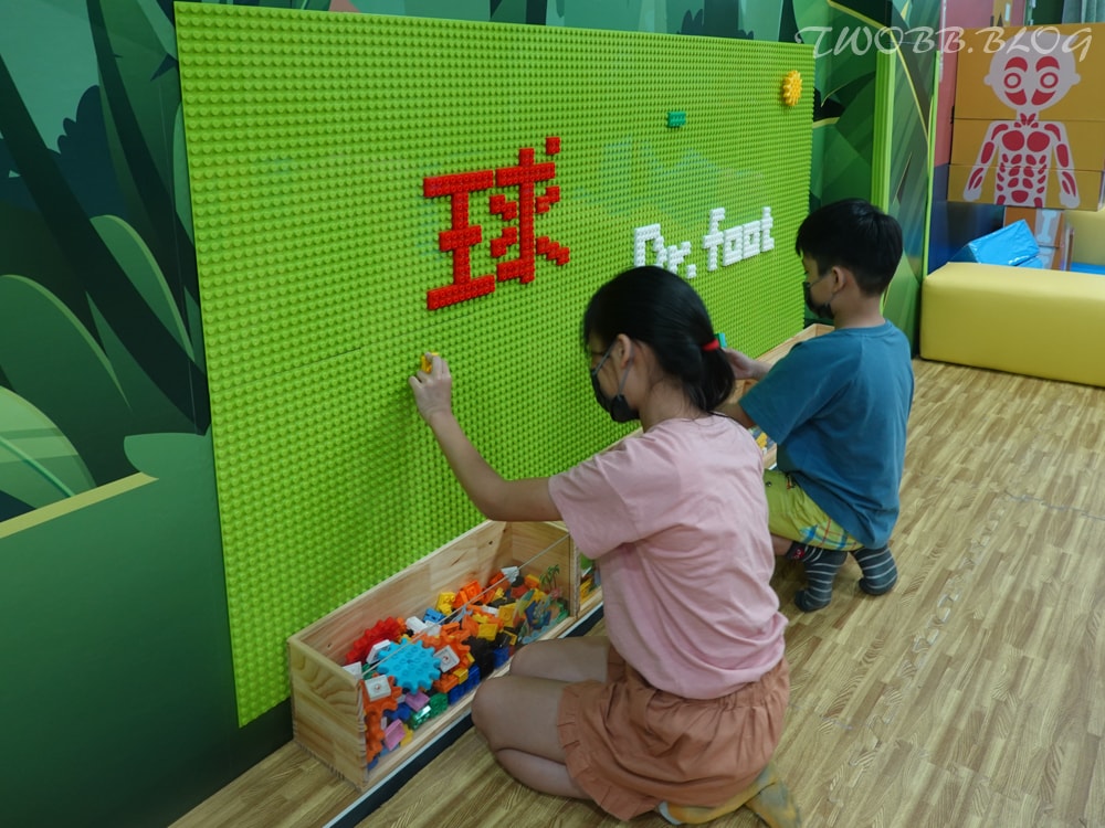 宜蘭景點|台灣足鞋健康知識館(腳丫故事館)》全台首創以腳為主題的觀光工廠,參觀還可免費精密測量腳丫健康狀況、親子DIY體驗及吸收足部保健專業知識。 - 第51張圖