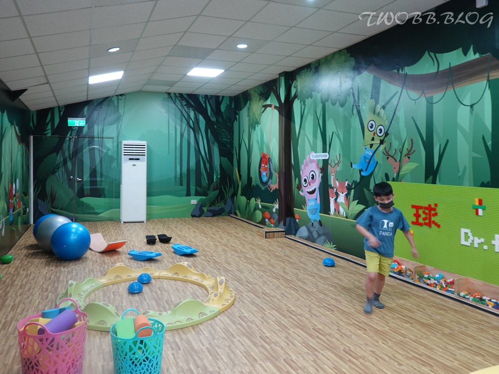 宜蘭景點|台灣足鞋健康知識館(腳丫故事館)》全台首創以腳為主題的觀光工廠,參觀還可免費精密測量腳丫健康狀況、親子DIY體驗及吸收足部保健專業知識。 - 第49張圖