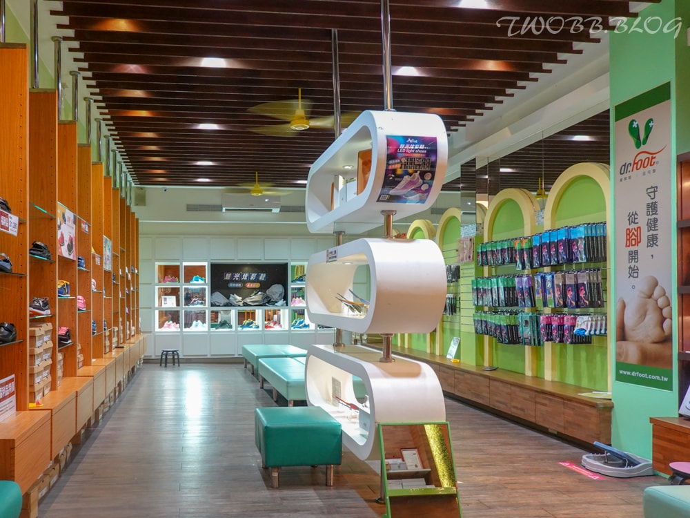 宜蘭景點|台灣足鞋健康知識館(腳丫故事館)》全台首創以腳為主題的觀光工廠,參觀還可免費精密測量腳丫健康狀況、親子DIY體驗及吸收足部保健專業知識。 - 第54張圖