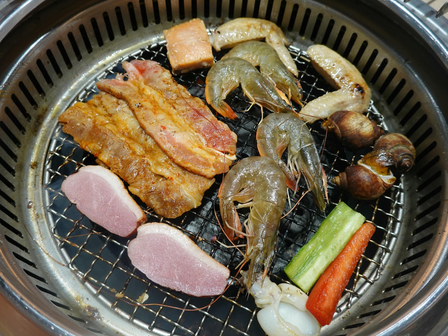 (已停業)宜蘭美食|本格和牛燒肉放題(宜蘭爾本店)》宜蘭燒肉推薦再一發!大啖高檔和牛、海鮮吃到飽,還有霸氣鍋物及超彭派自助吧,真的讓你吃到飽! - 第66張圖