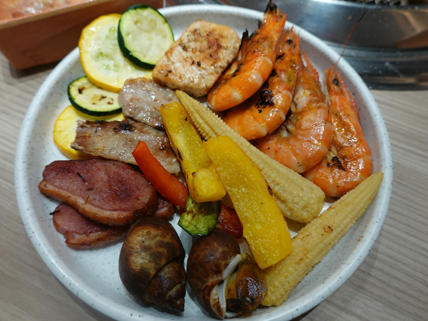 (已停業)宜蘭美食|本格和牛燒肉放題(宜蘭爾本店)》宜蘭燒肉推薦再一發!大啖高檔和牛、海鮮吃到飽,還有霸氣鍋物及超彭派自助吧,真的讓你吃到飽! - 第68張圖