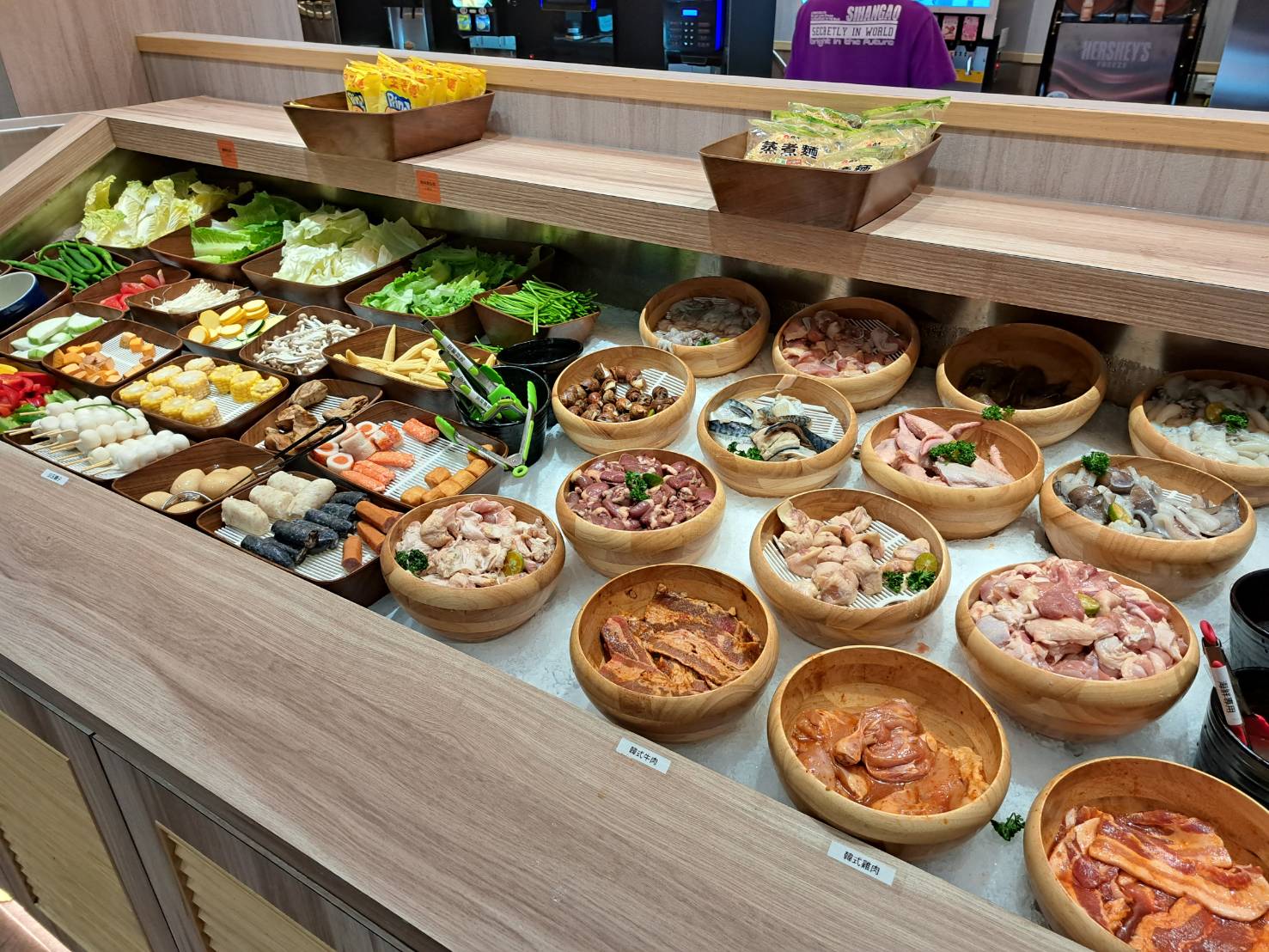 (已停業)宜蘭美食|本格和牛燒肉放題(宜蘭爾本店)》宜蘭燒肉推薦再一發!大啖高檔和牛、海鮮吃到飽,還有霸氣鍋物及超彭派自助吧,真的讓你吃到飽! - 第19張圖