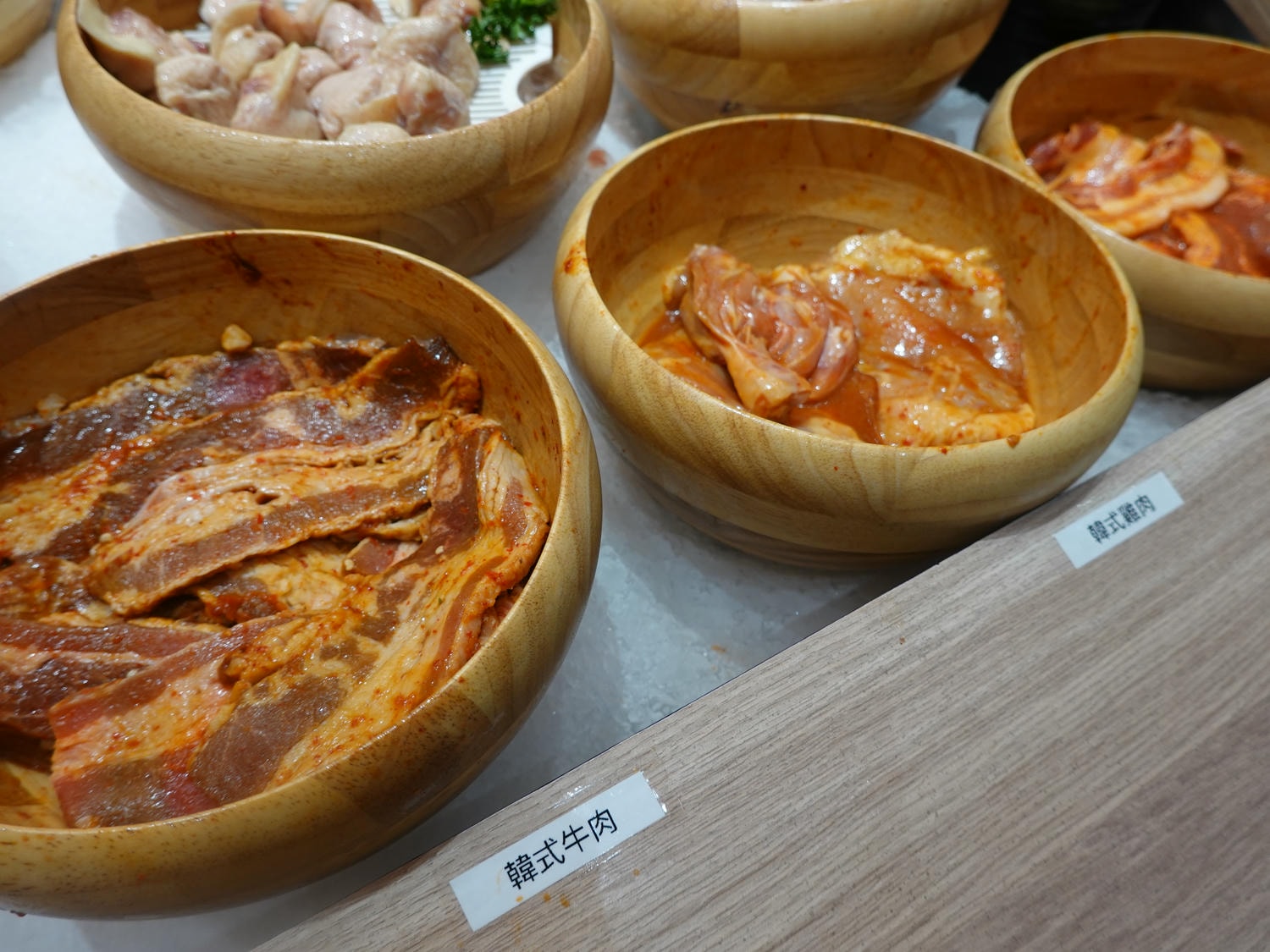 (已停業)宜蘭美食|本格和牛燒肉放題(宜蘭爾本店)》宜蘭燒肉推薦再一發!大啖高檔和牛、海鮮吃到飽,還有霸氣鍋物及超彭派自助吧,真的讓你吃到飽! - 第26張圖