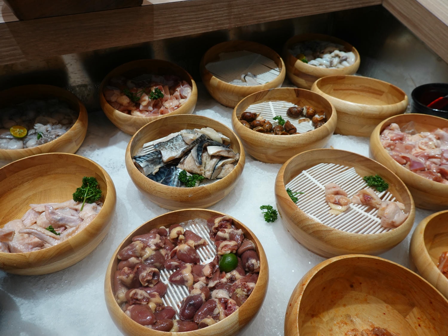(已停業)宜蘭美食|本格和牛燒肉放題(宜蘭爾本店)》宜蘭燒肉推薦再一發!大啖高檔和牛、海鮮吃到飽,還有霸氣鍋物及超彭派自助吧,真的讓你吃到飽! - 第23張圖