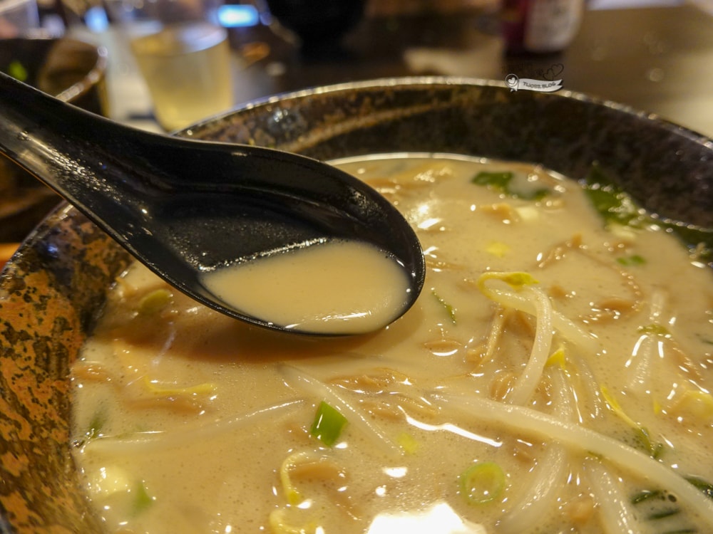 南投景點|茶二指故事館》造訪茶田、好拍造景及手做香包,沙坑,還有吸睛彩色水管屋。 - 第46張圖
