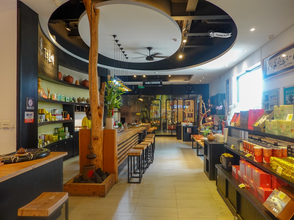 南投景點|茶二指故事館》造訪茶田、好拍造景及手做香包,沙坑,還有吸睛彩色水管屋。 - 第63張圖